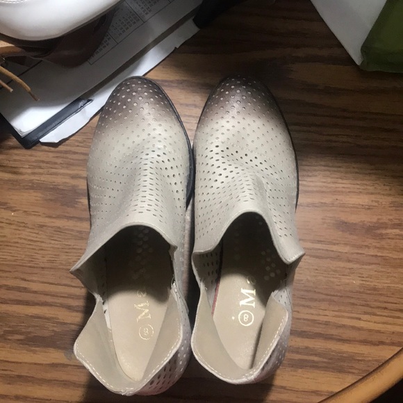 Two toned slip on booties - Picture 1 of 4